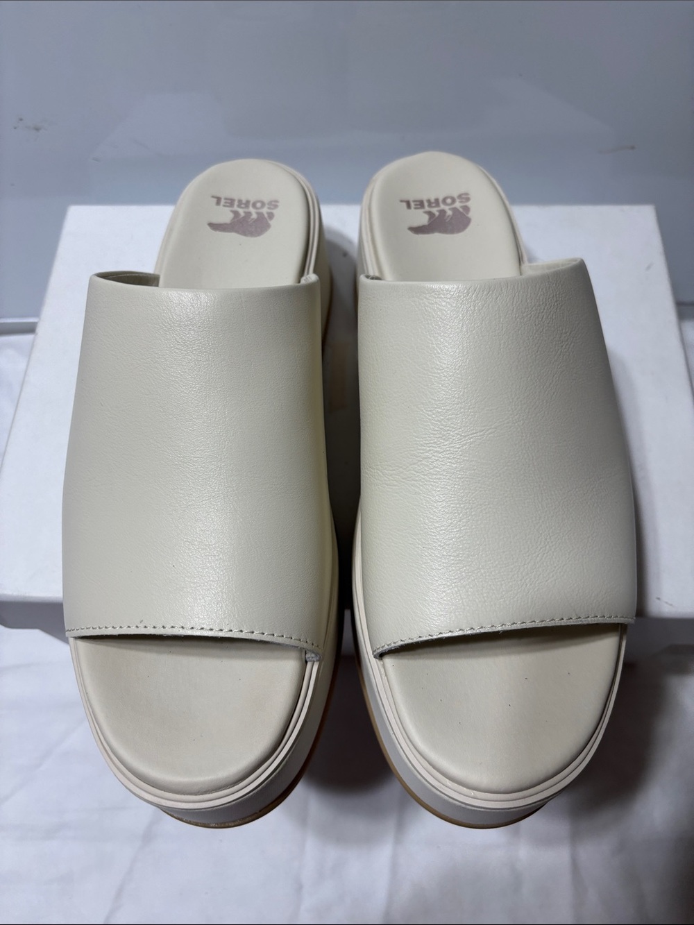 Sorel Women's Off-White Slide Mules/platform. EUC